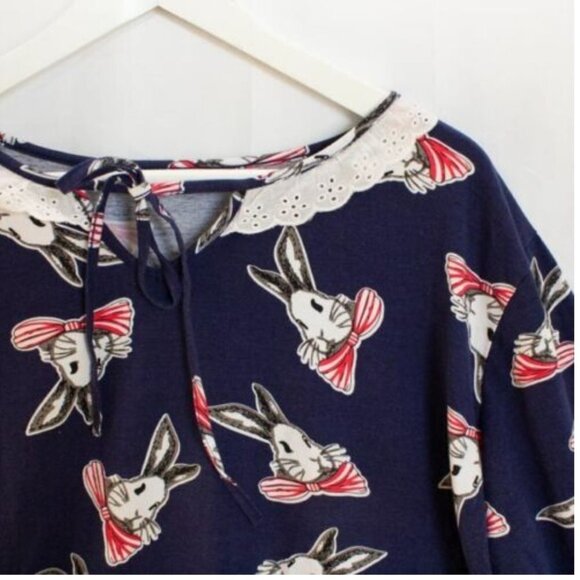 Women Plus Size 5XL  Alice in Wonderland Rabbit Print Top Blouse Embroidered Hem - Picture 2 of 5
